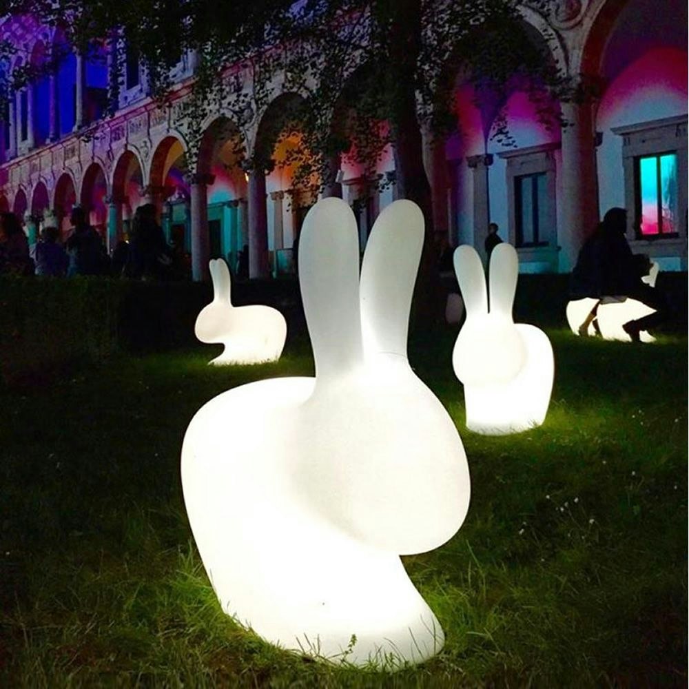 Qeeboo Rabbit LED Dekolampe mit farbigem Licht 1