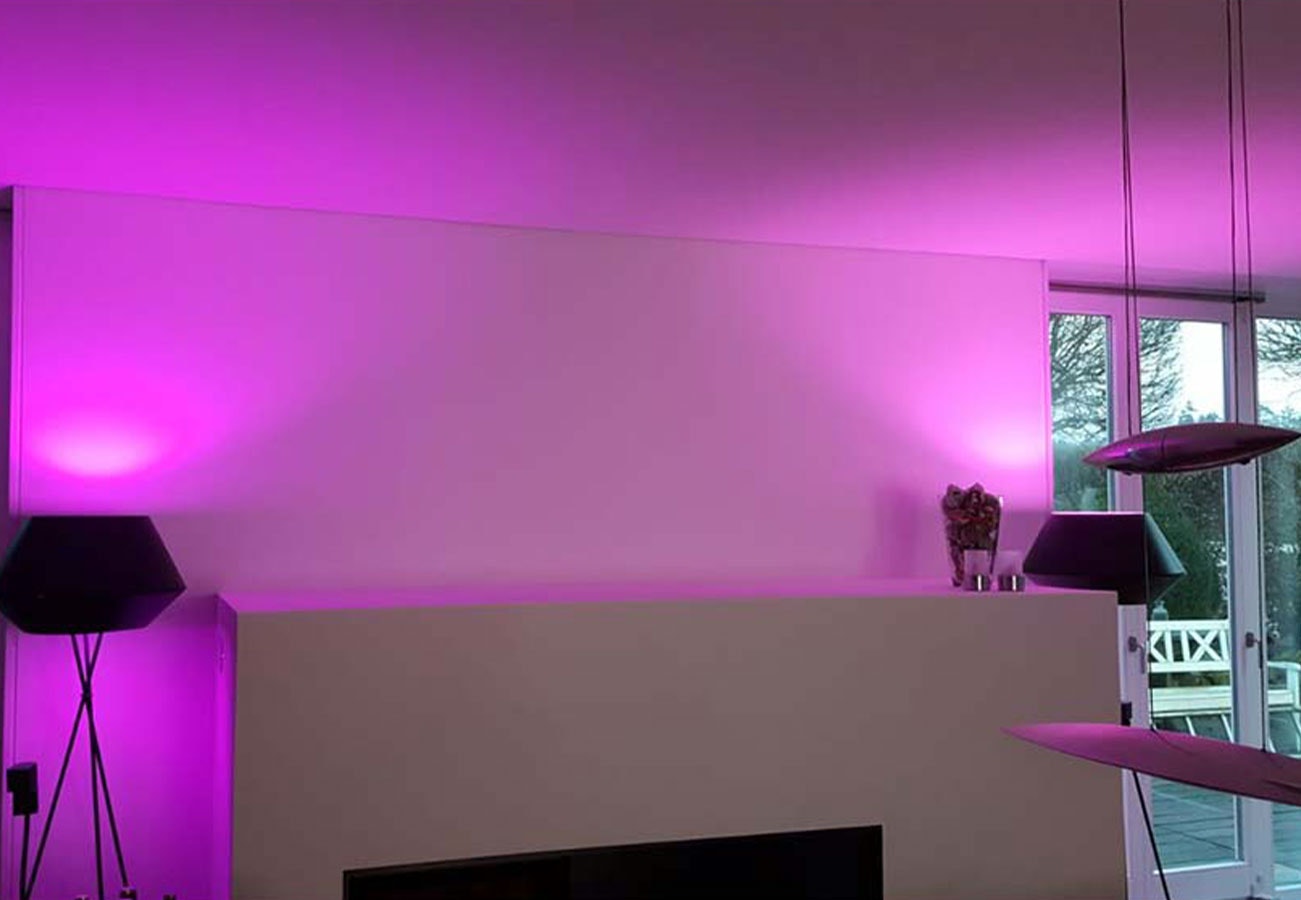 rgb Stehlampe violett 