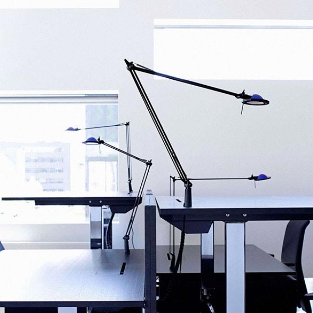 Luceplan Berenice Schreibtischlampe mit Befestigungsstift
                                        