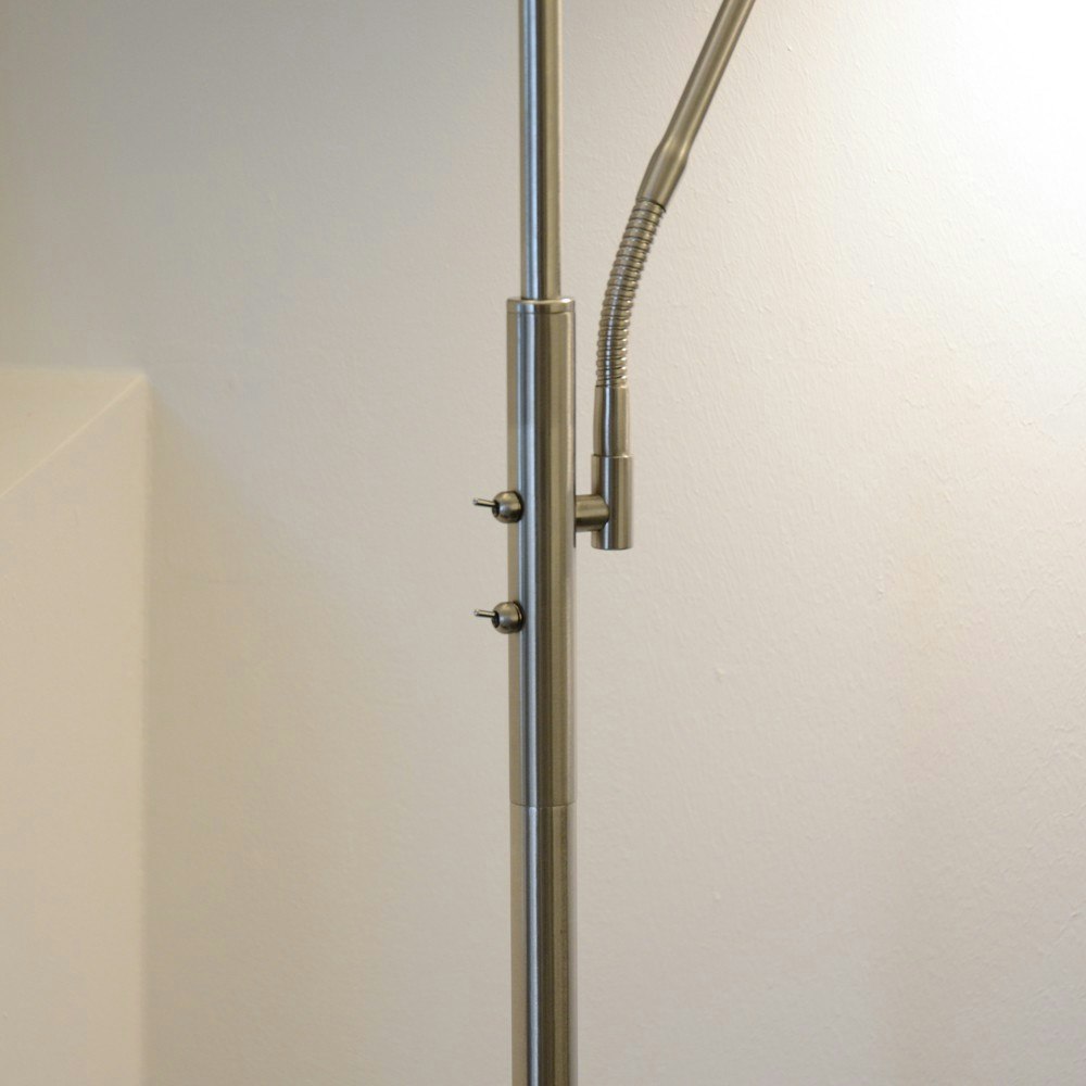 Penja LED Deckenfluter mit Lesearm 180cm 1870lm thumbnail 5