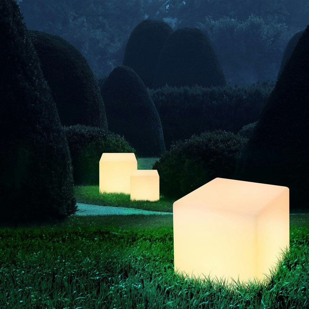 Cavez Leuchtwürfel 30 x 30cm Außenleuchte aus Kunststoff
                                        
