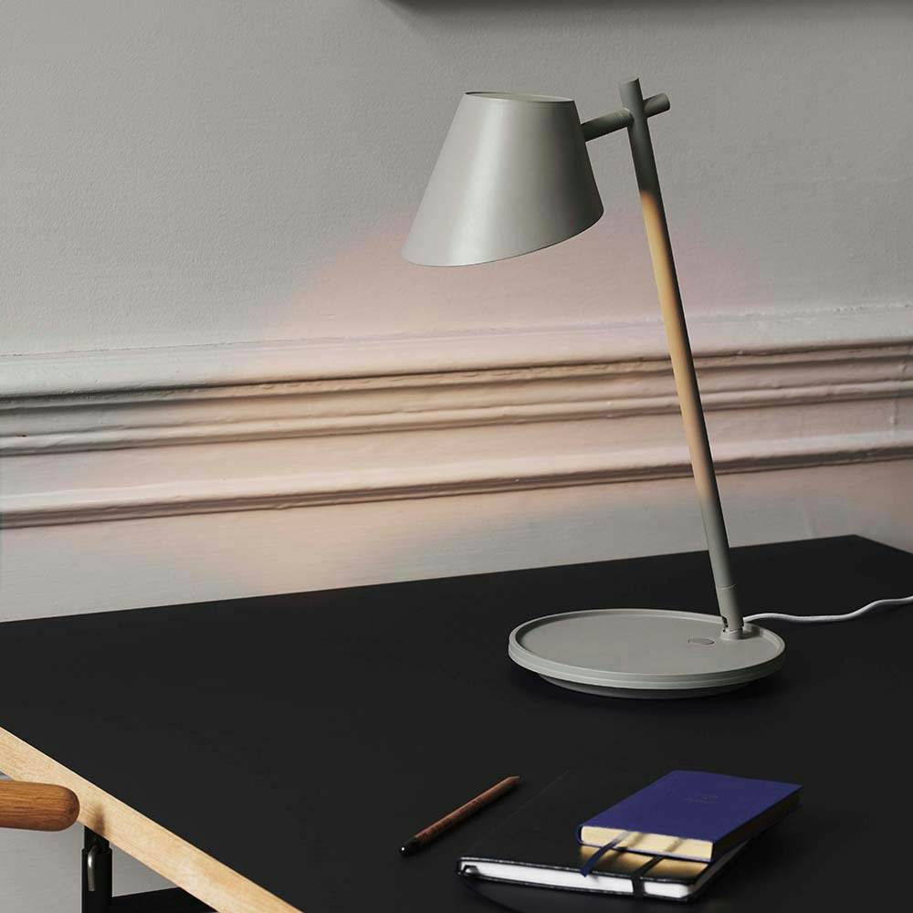 Design for the People LED Tischleuchte Stay mit USB Grau 1