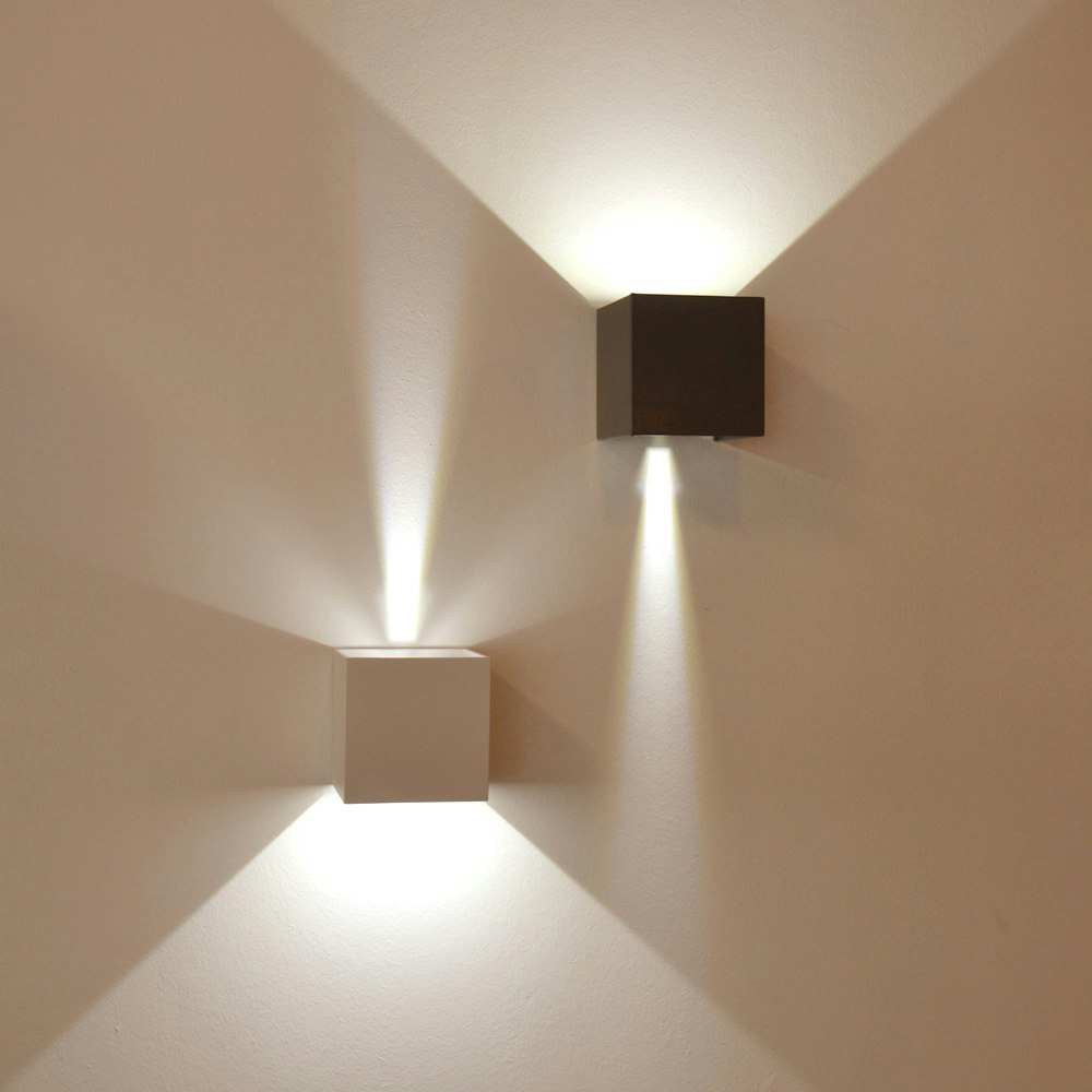s.luce Ixa LED Wandlampe verstellbare Winkel Innen & Außen IP44
                                        