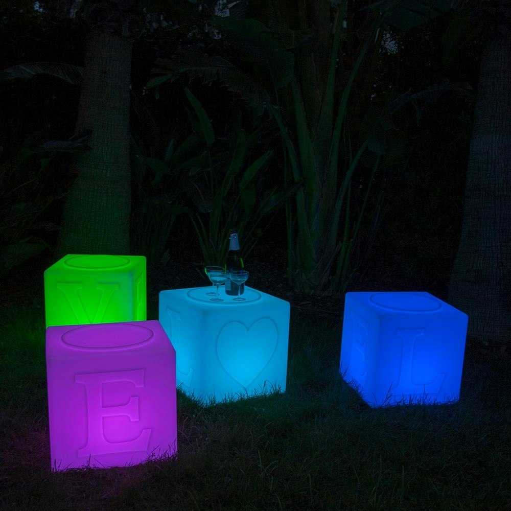 Cube lumineux LED flottant The Love 2