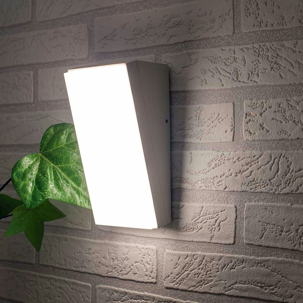 Mantra Solden Vertical LED Outdoor Light thumbnail 3