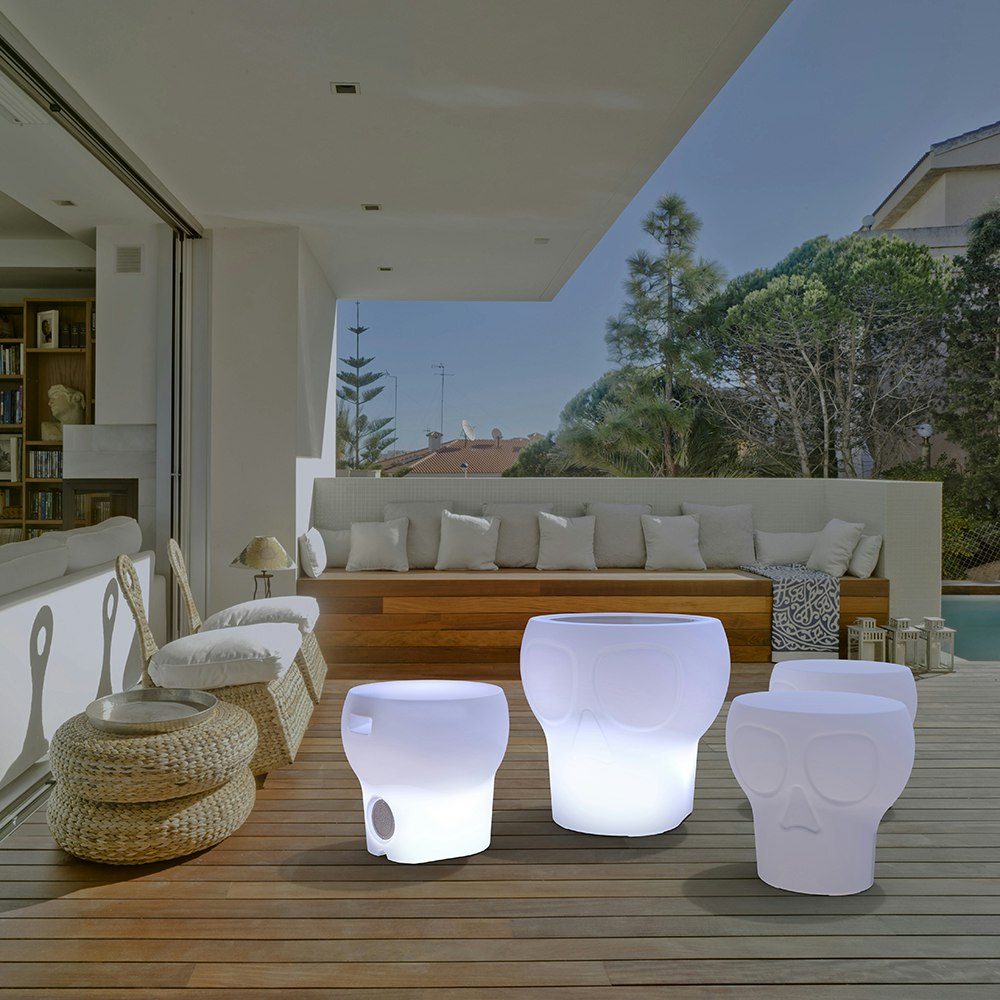 LED-Solar-Sitzleuchte Calvin in Totenkopf-Design 2