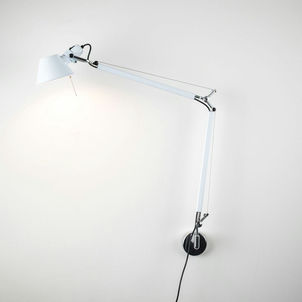 Artemide Tolomeo Parete wall lamp with LED bulb dimmable 1