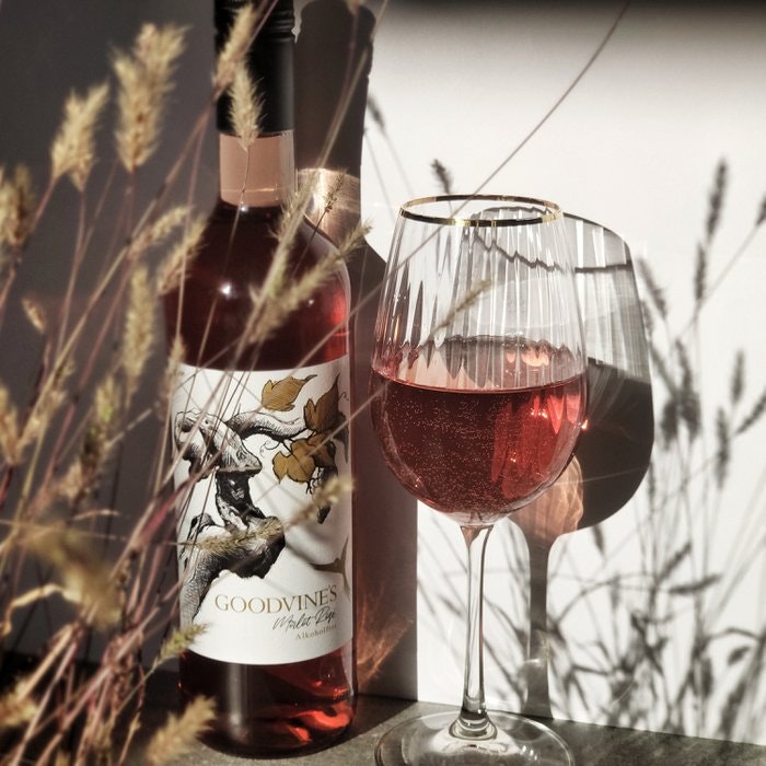 Goodvines Alkoholfreier Wein "Merlot Rosé" 0,75l (13,30€/l) thumbnail 4